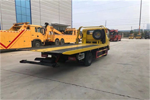 朝天非事故拖车