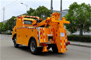 朝天高速路拖车费